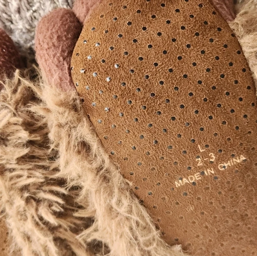 Kids Bigfoot Furry Monster Feet Brown Faux Fur Home Slippers Youth L 2-3